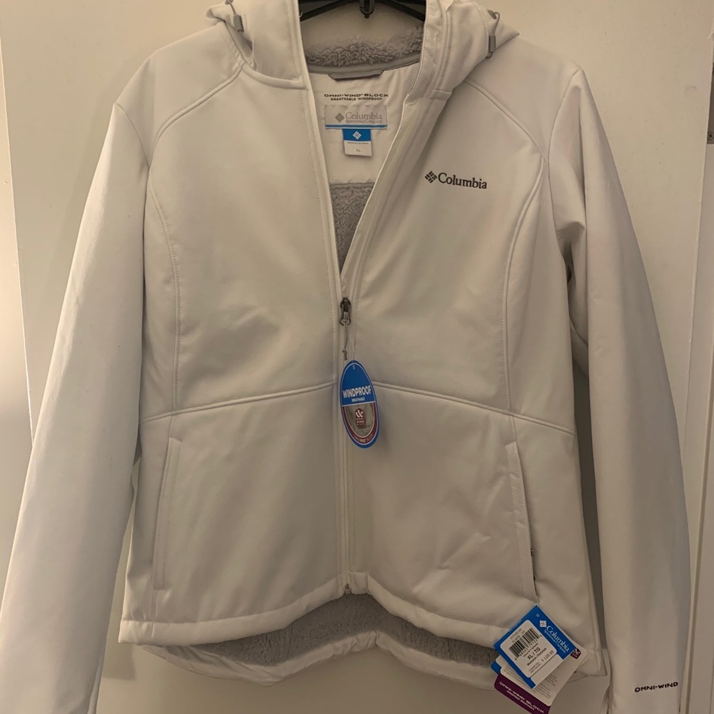 Women’s size XL Columbia fleece lined jacket. Brand new!